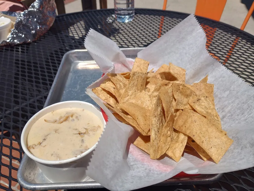Chips and Queso Q I Got Chicken